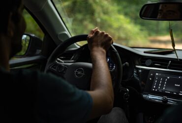 Jakie programy dofinansowania prawa jazdy funkcjonują w 2025 roku? - otopr.pl